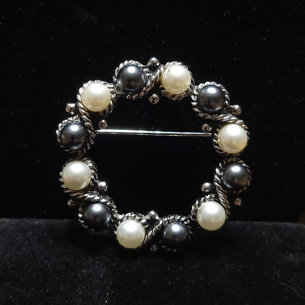 Vintage Avon brooch